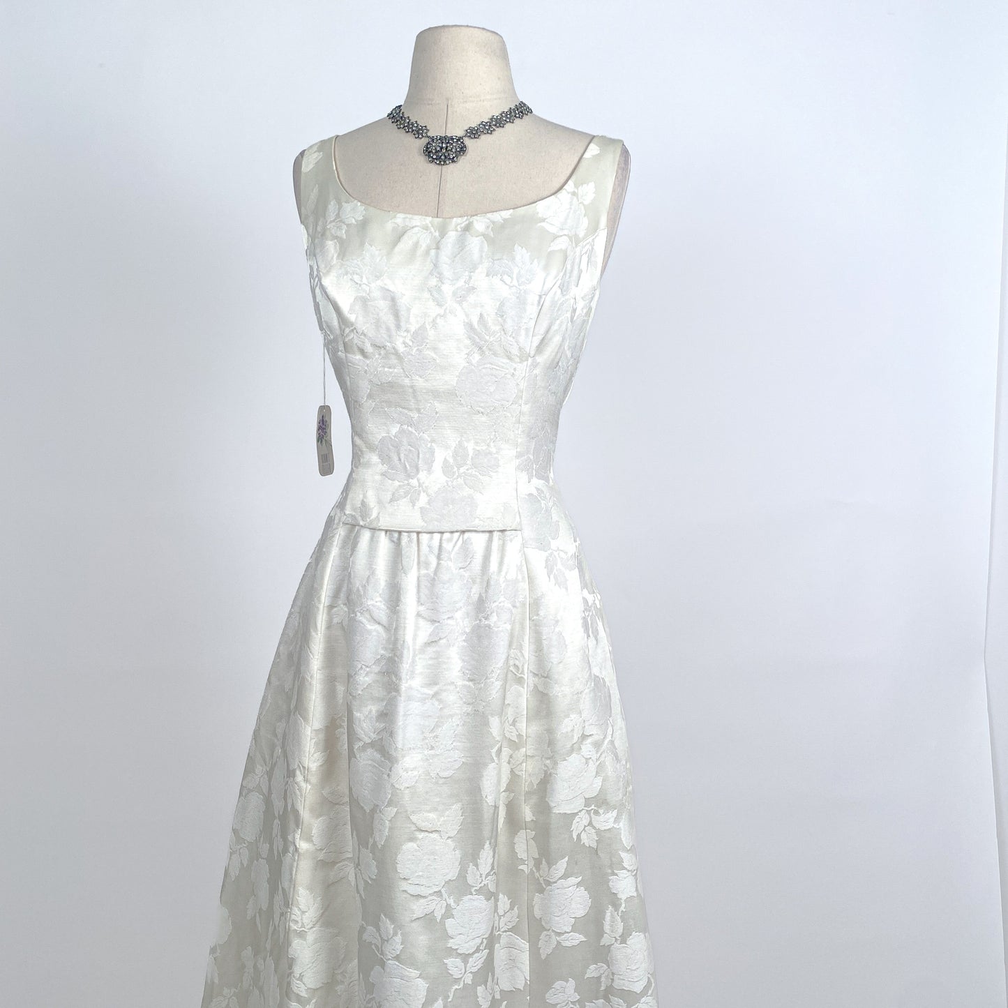 1960s Lovely White Damask Wedding Dress with Roses and Bow / Waist