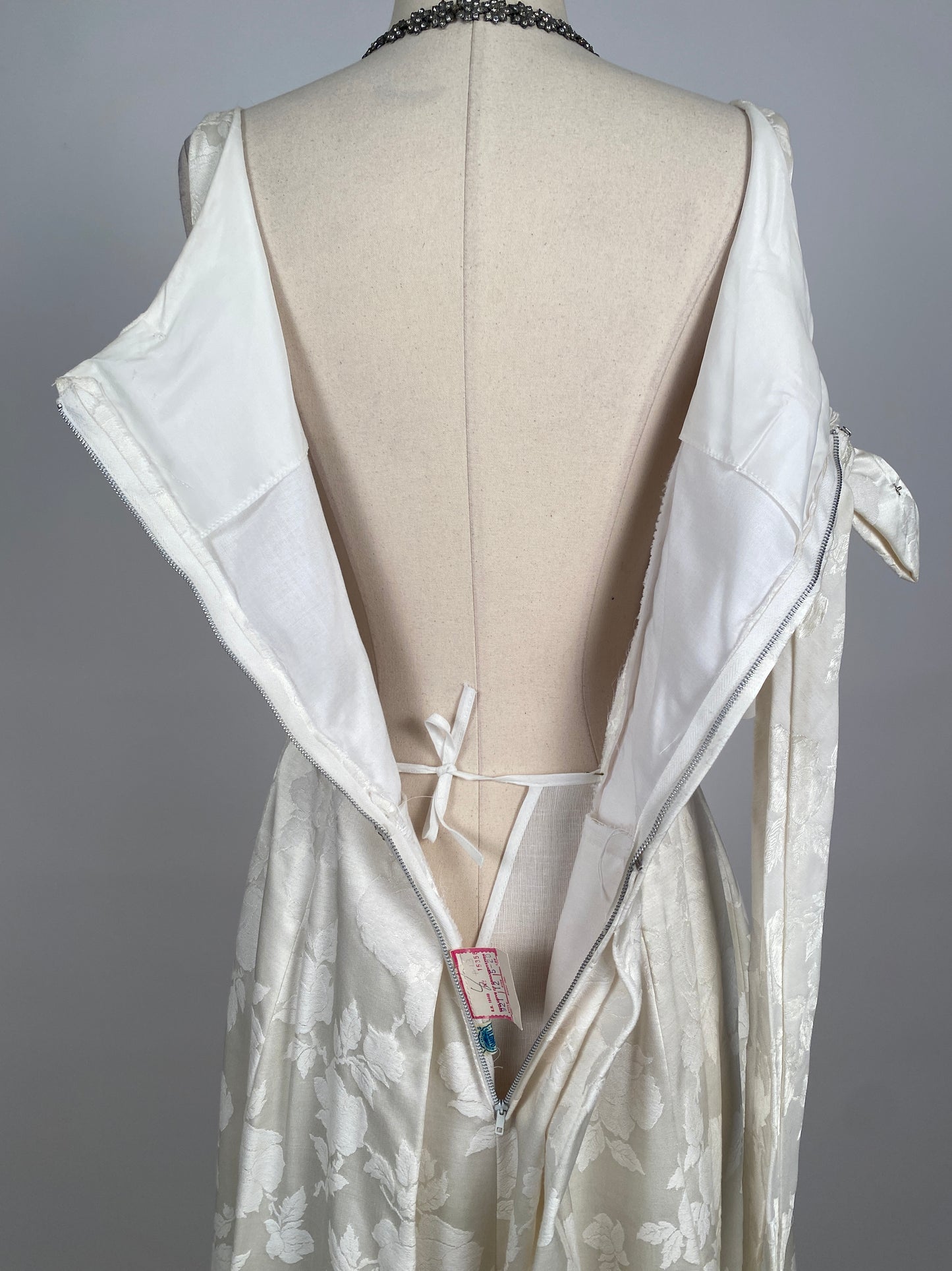 1960s Lovely White Damask Wedding Dress with Roses and Bow / Waist