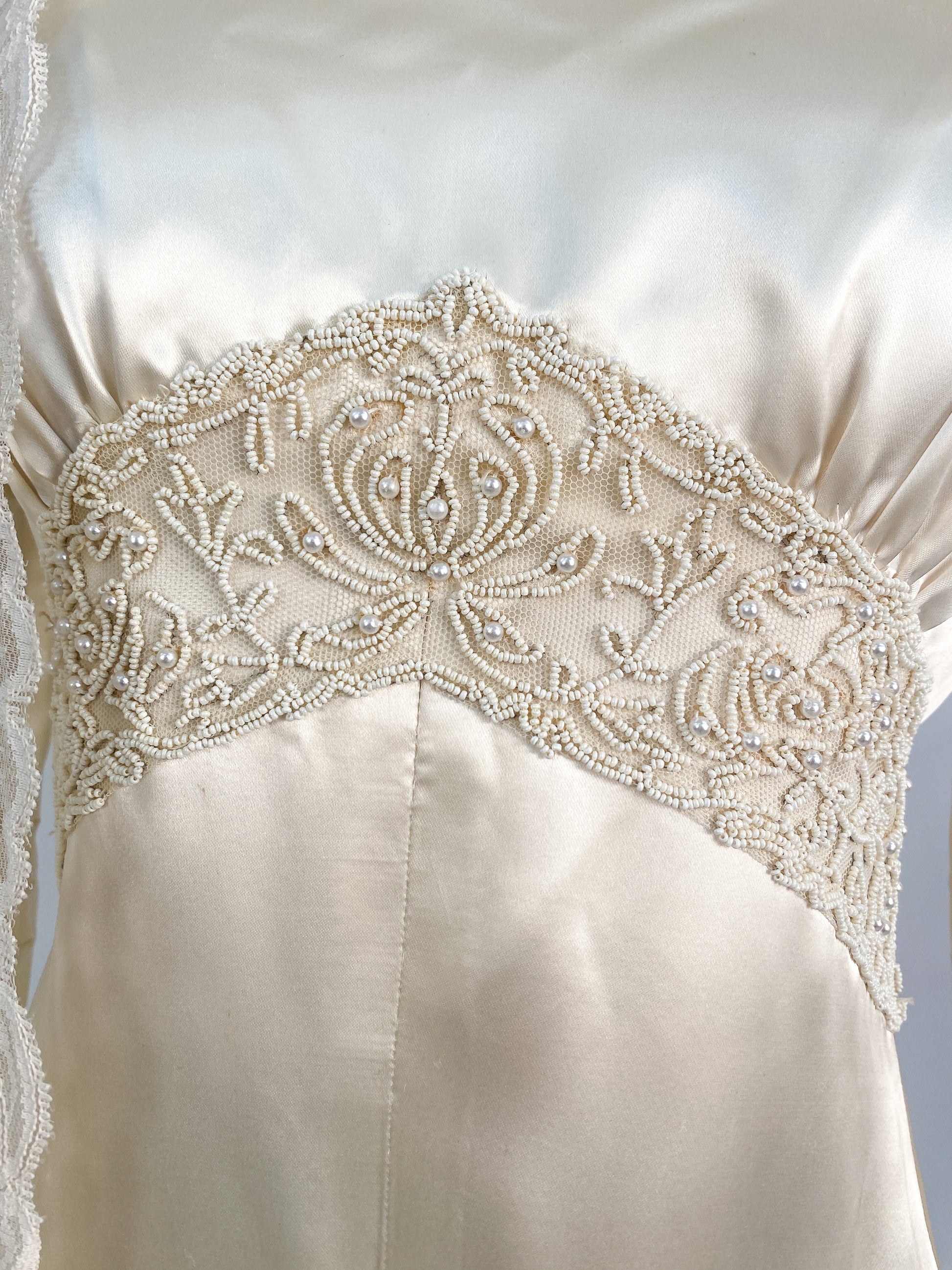 Glamorous 1930-40s Ivory Satin Wedding Gown with Veil / Waist 28 BrooklynGrrrlVintage Glamorous 1930-40s Ivory Satin Wedding Gown with Veil / Waist 28 BrooklynGrrrlVintage