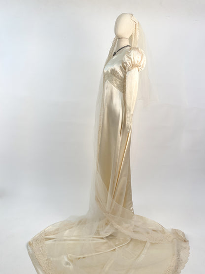 Glamorous 1930-40s Ivory Satin Wedding Gown with Veil / Waist 28