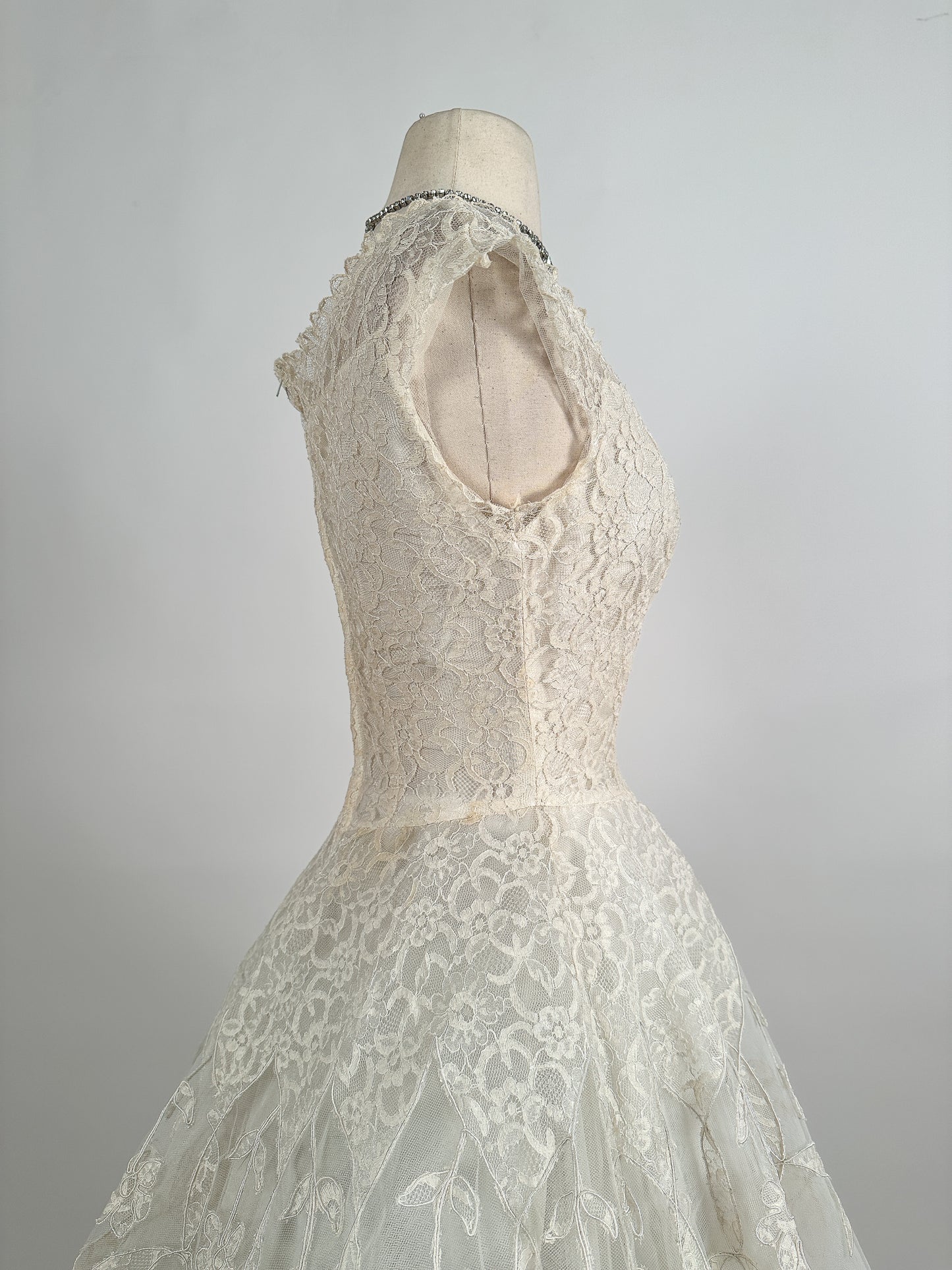 Darling 1950s Lace and Tulle Tea Length Wedding Gown / Waist 24