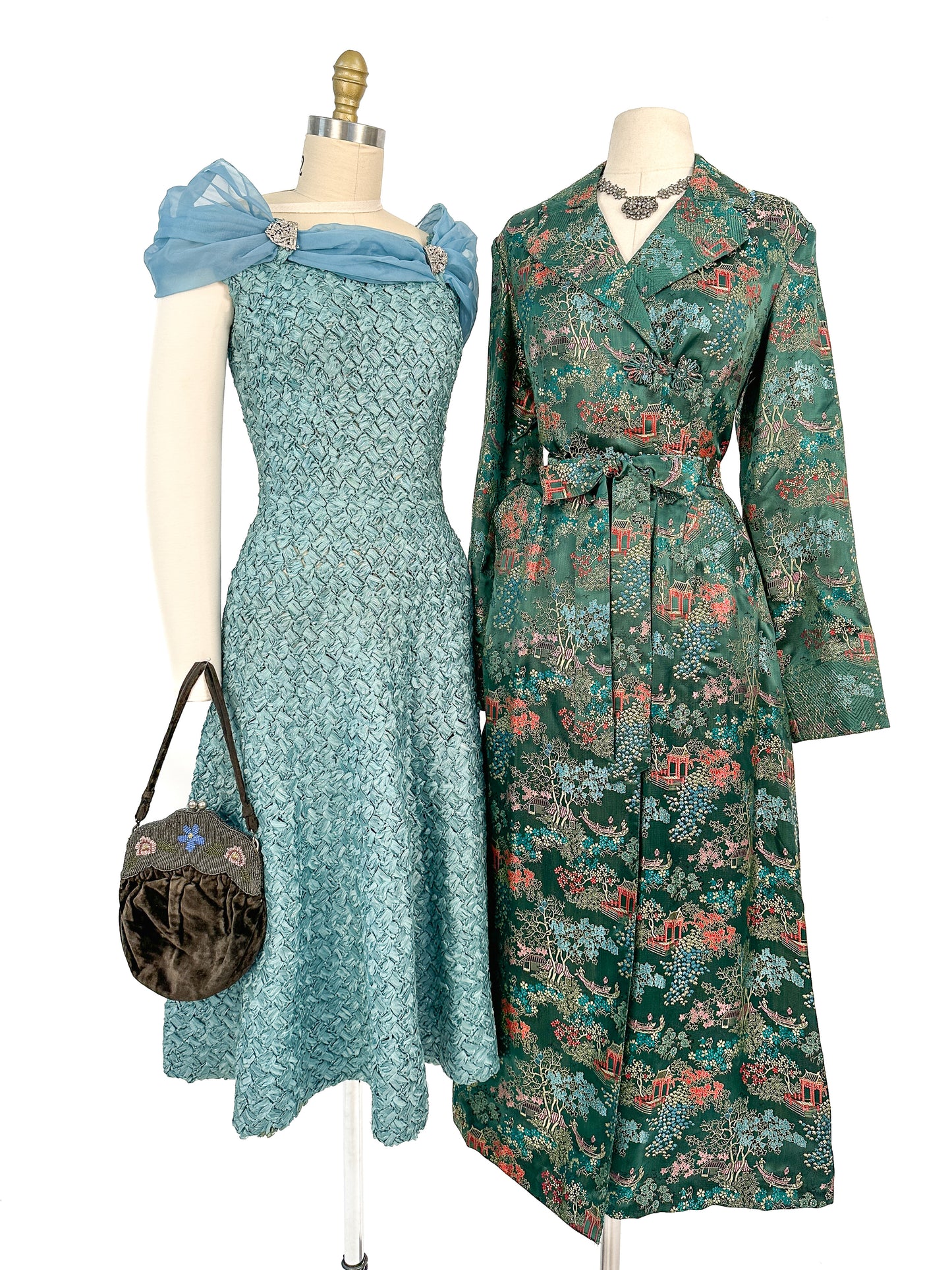 1950s – 60s Deep Green Chinese Silk Brocade Robe / Bust 36