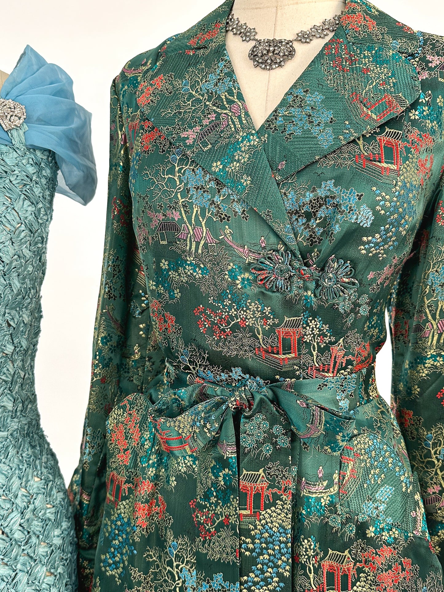 1950s – 60s Deep Green Chinese Silk Brocade Robe / Bust 36