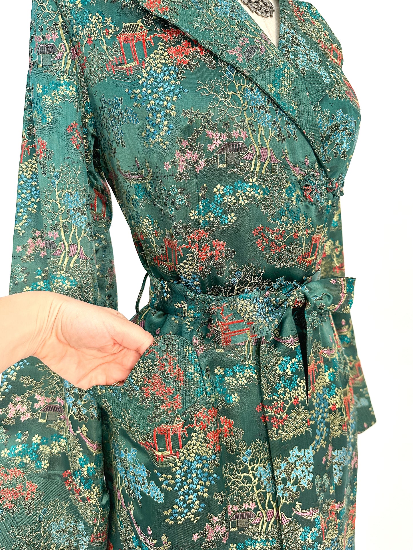1950s – 60s Deep Green Chinese Silk Brocade Robe / Bust 36