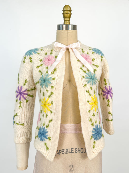 1950s White Wool Cardigan with Embroidered Flowers / Bust 32