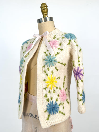 1950s White Wool Cardigan with Embroidered Flowers / Bust 32