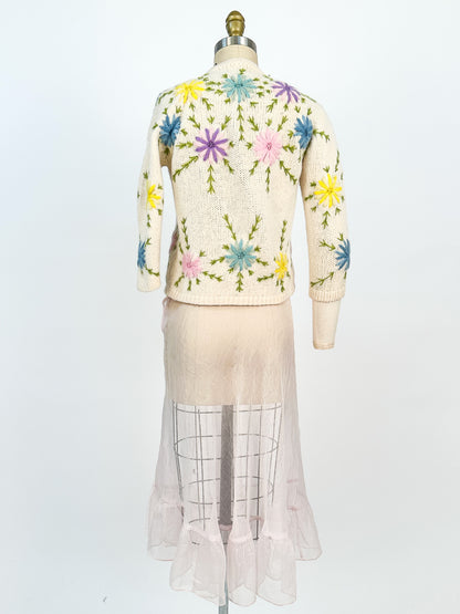 1950s White Wool Cardigan with Embroidered Flowers / Bust 32