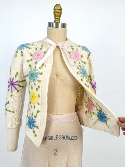 1950s White Wool Cardigan with Embroidered Flowers / Bust 32