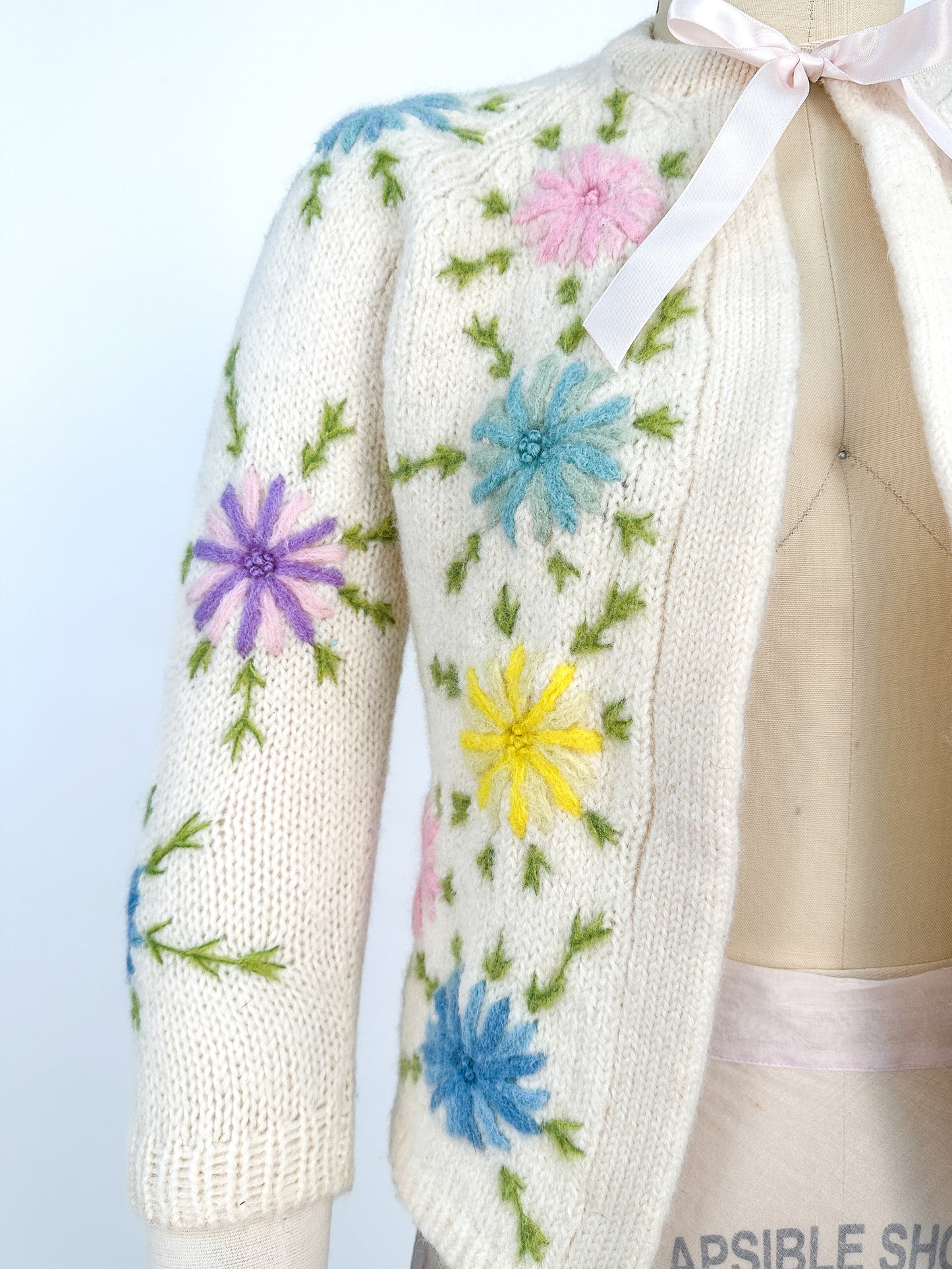 1950s White Wool Cardigan with Embroidered Flowers / Bust 32
