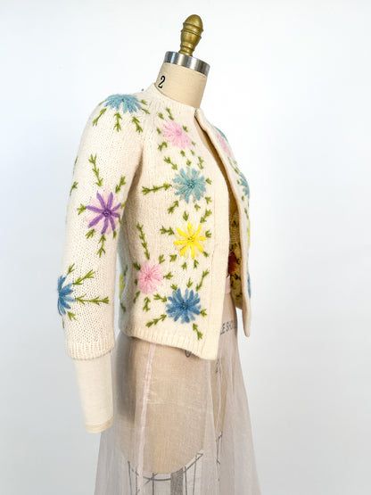 1950s White Wool Cardigan with Embroidered Flowers / Bust 32