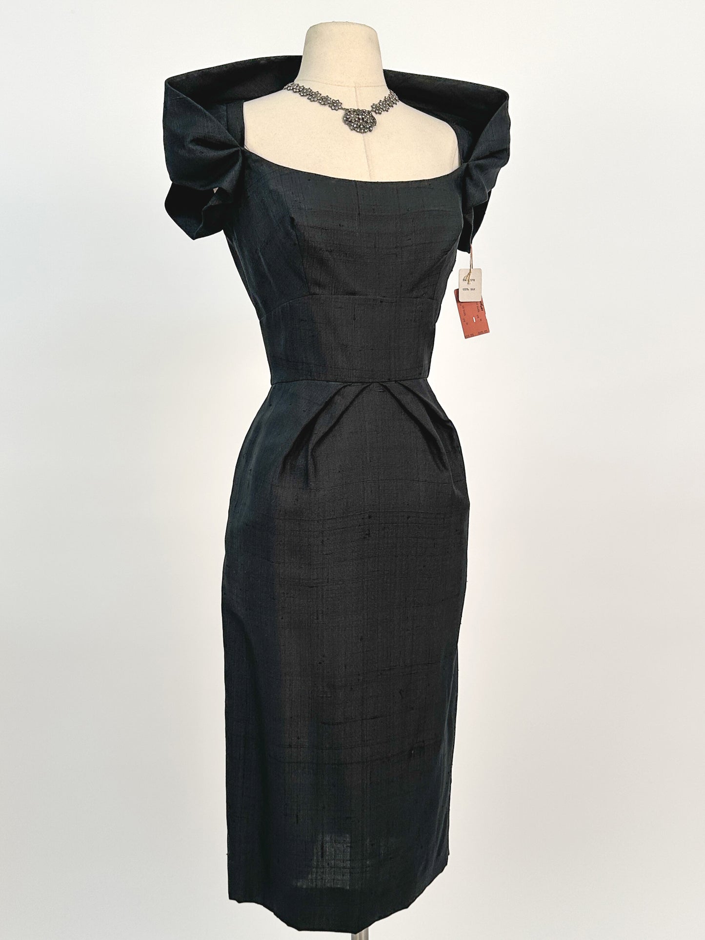1950s Fabulously Stunning Silk LBD / Waist 28
