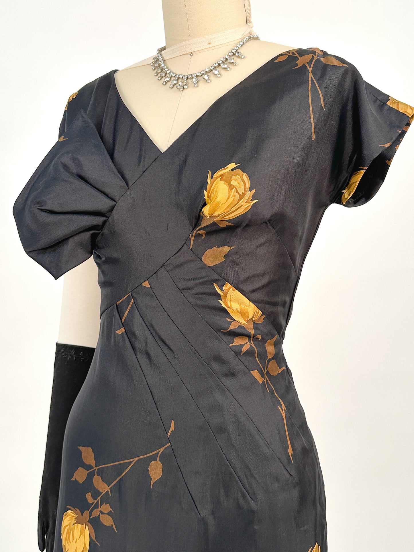 1950s Silk Wiggle Dress with Yellow Roses / Waist 26