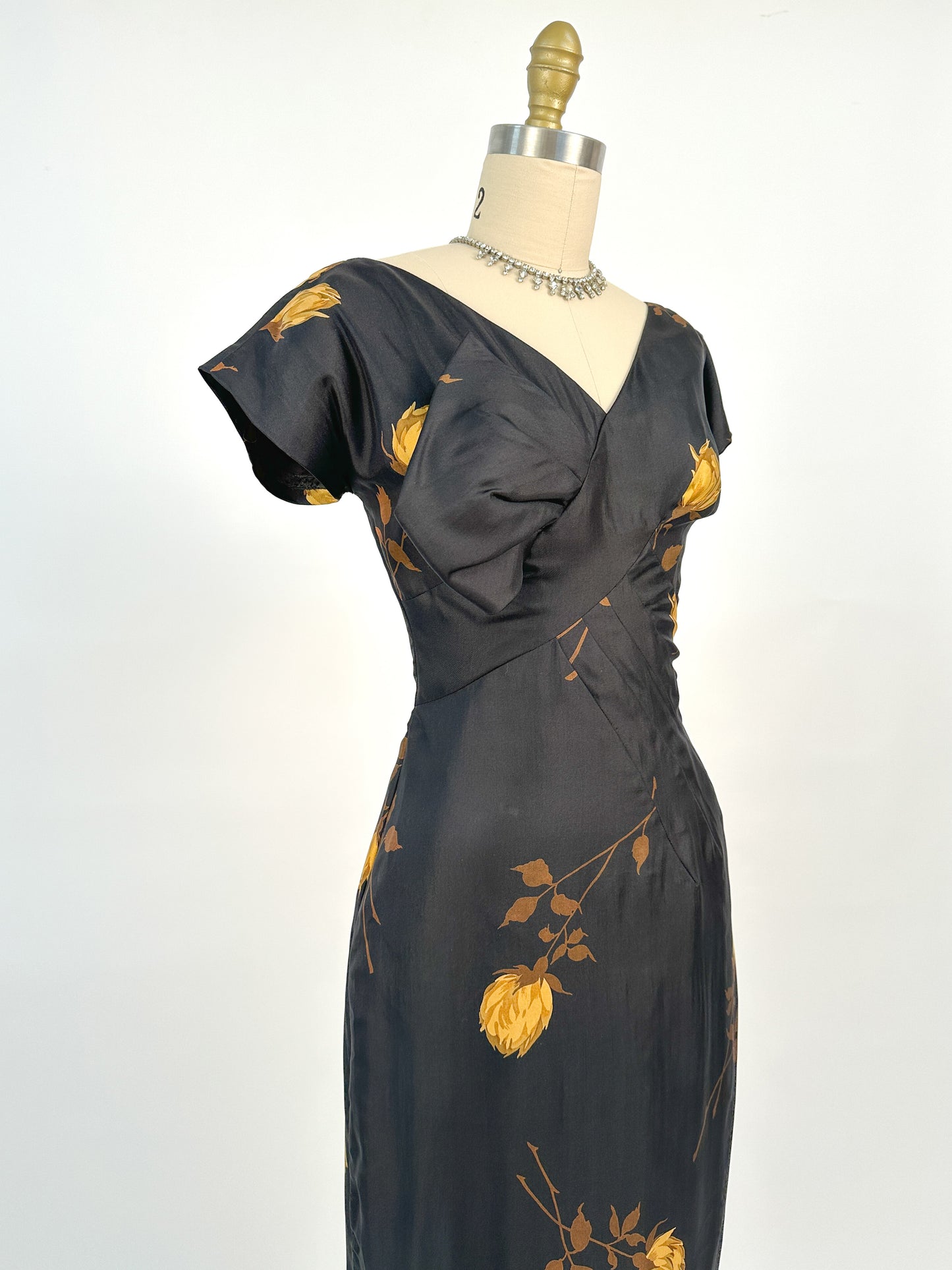 1950s Silk Wiggle Dress with Yellow Roses / Waist 26