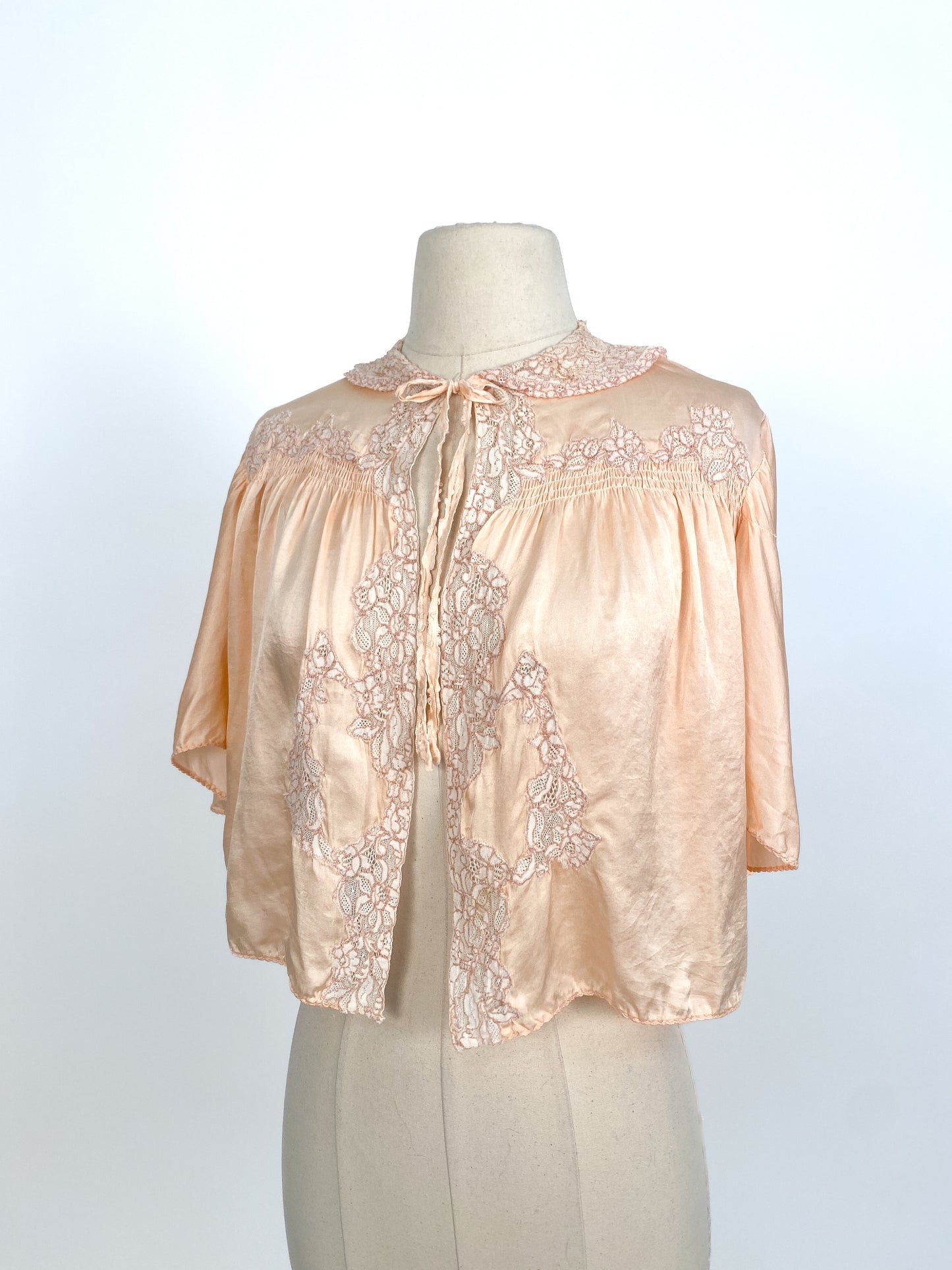 1930s Peach Silk Satin & Lace Puff Sleeve Bed Jacket / One Size