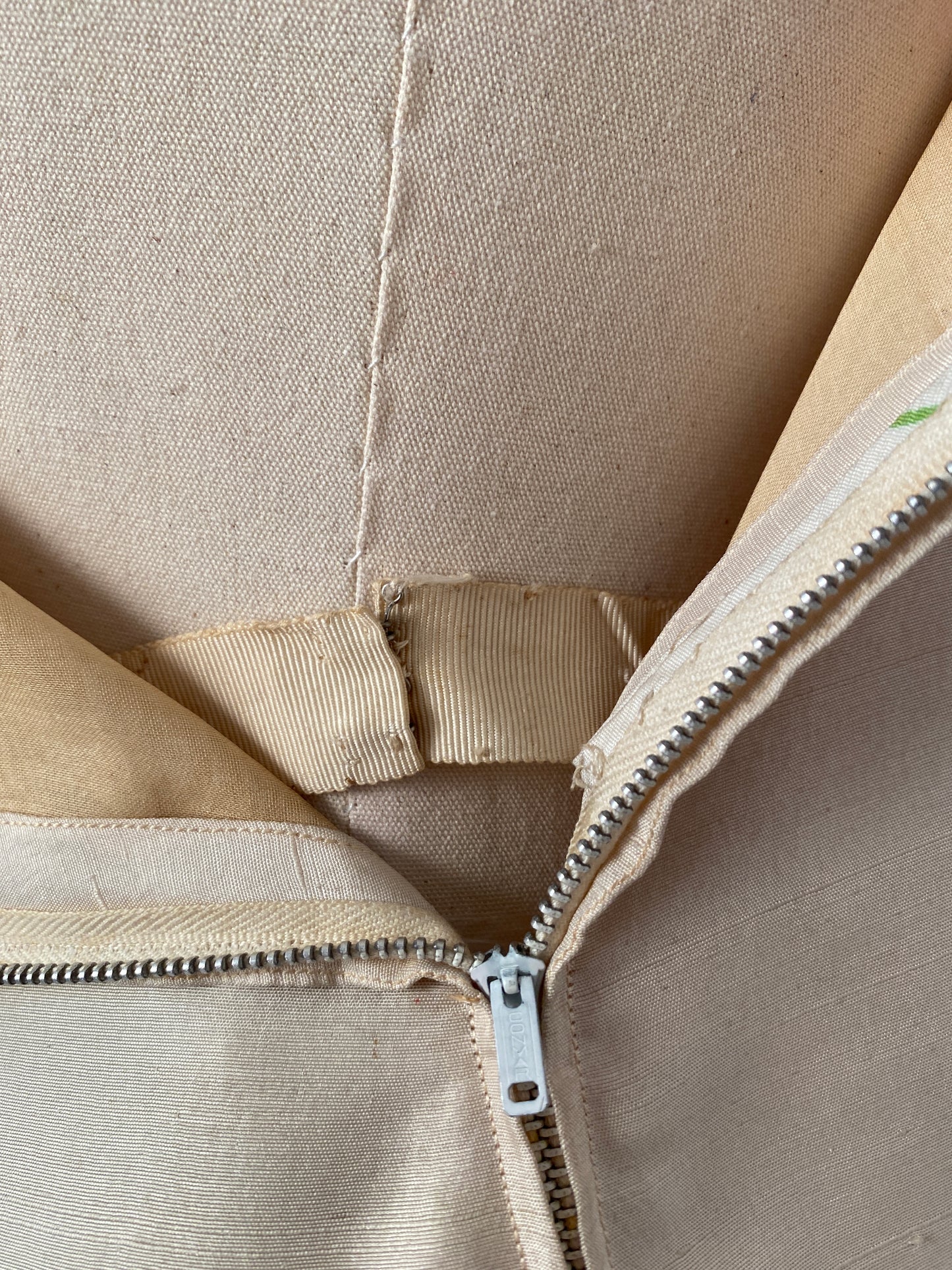 Stunning 1950s Cream Silk Gown with Red Chiffon Bodice by Jo Copeland / Waist 28