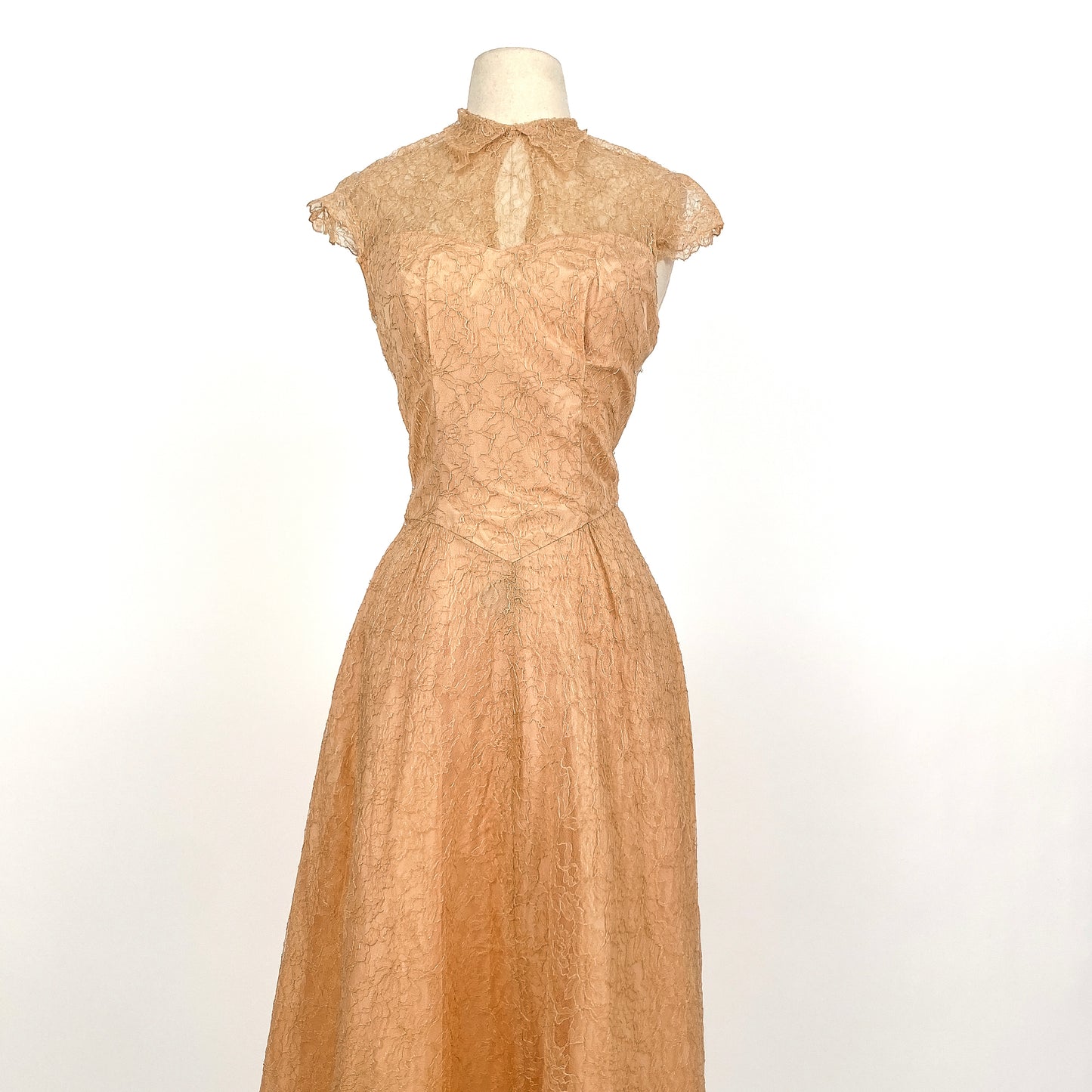 1940-50s Champagne Lace and Taffeta Dress / Waist 26