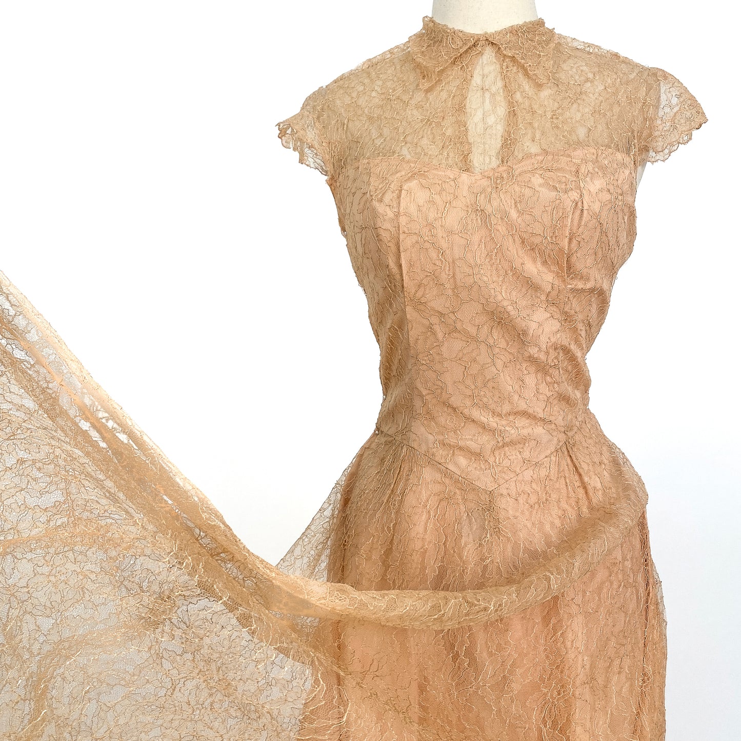 1940-50s Champagne Lace and Taffeta Dress / Waist 26