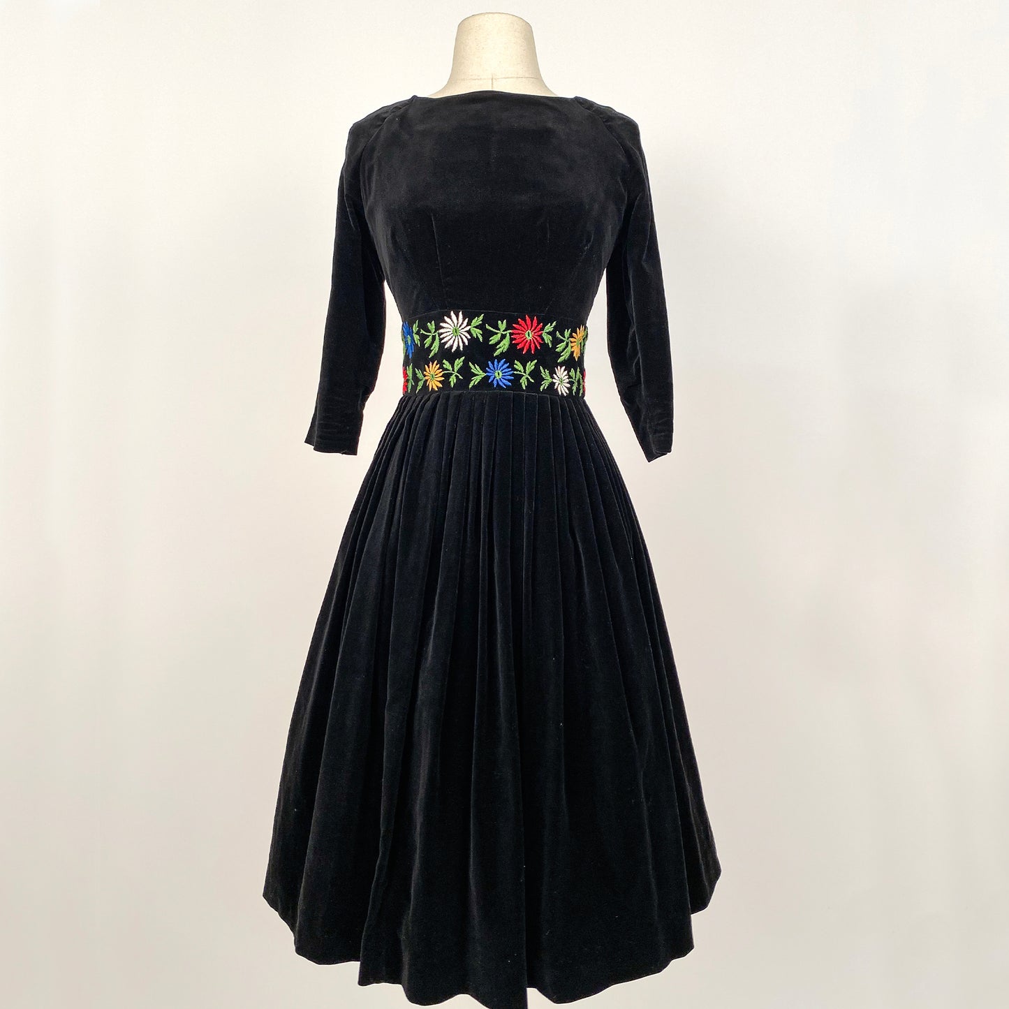 1950s Black Velvet Dress with Bright Floral Embroidery / Waist 26