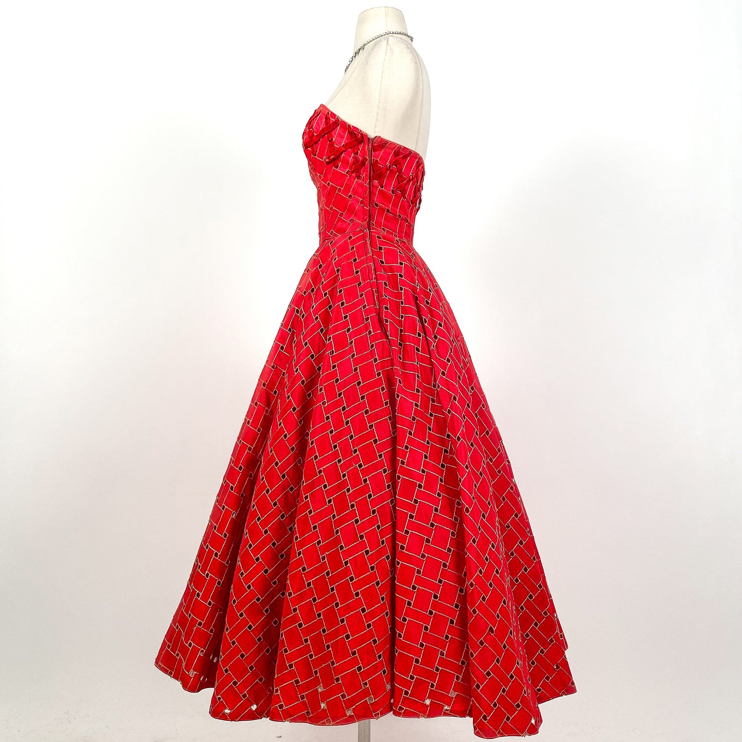 1950s Crimson Red Tulle Party Dress With Woven Skirt / Waist 26