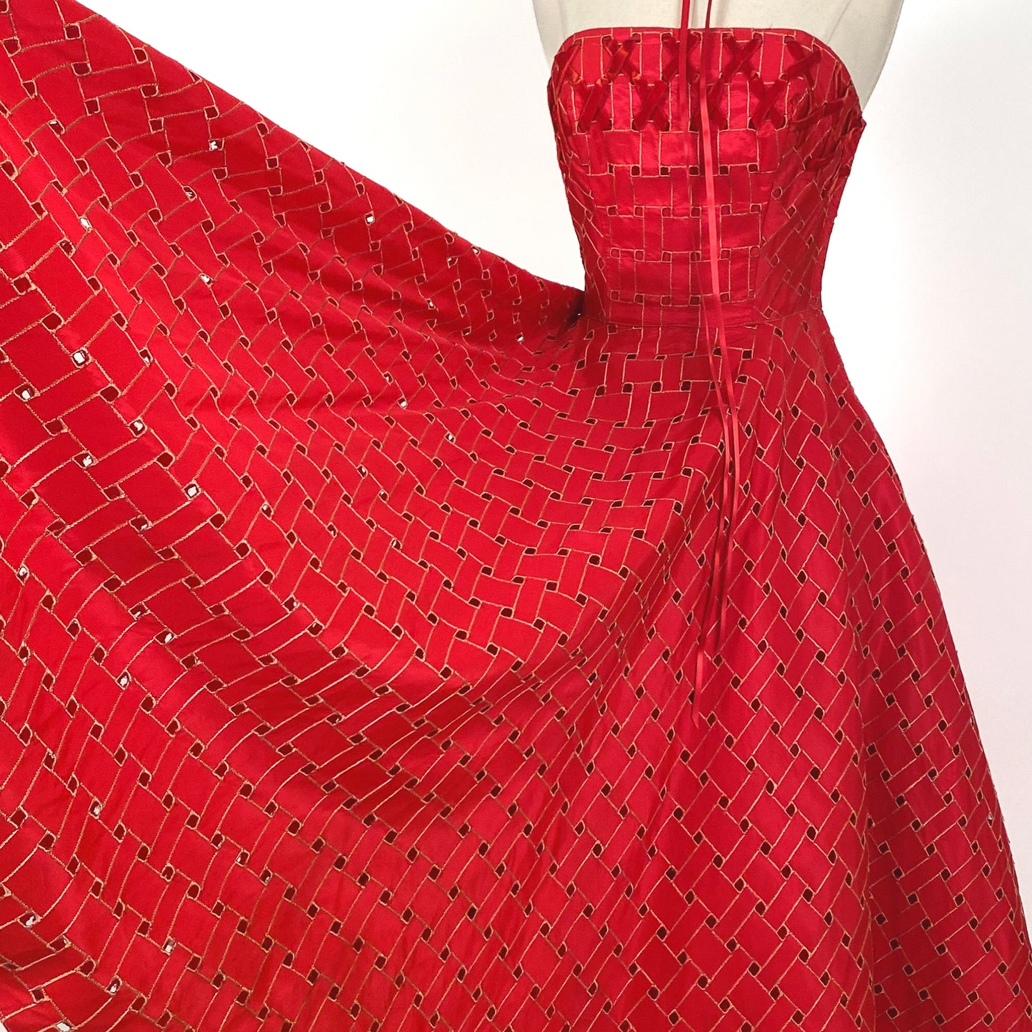 1950s Crimson Red Tulle Party Dress With Woven Skirt / Waist 26