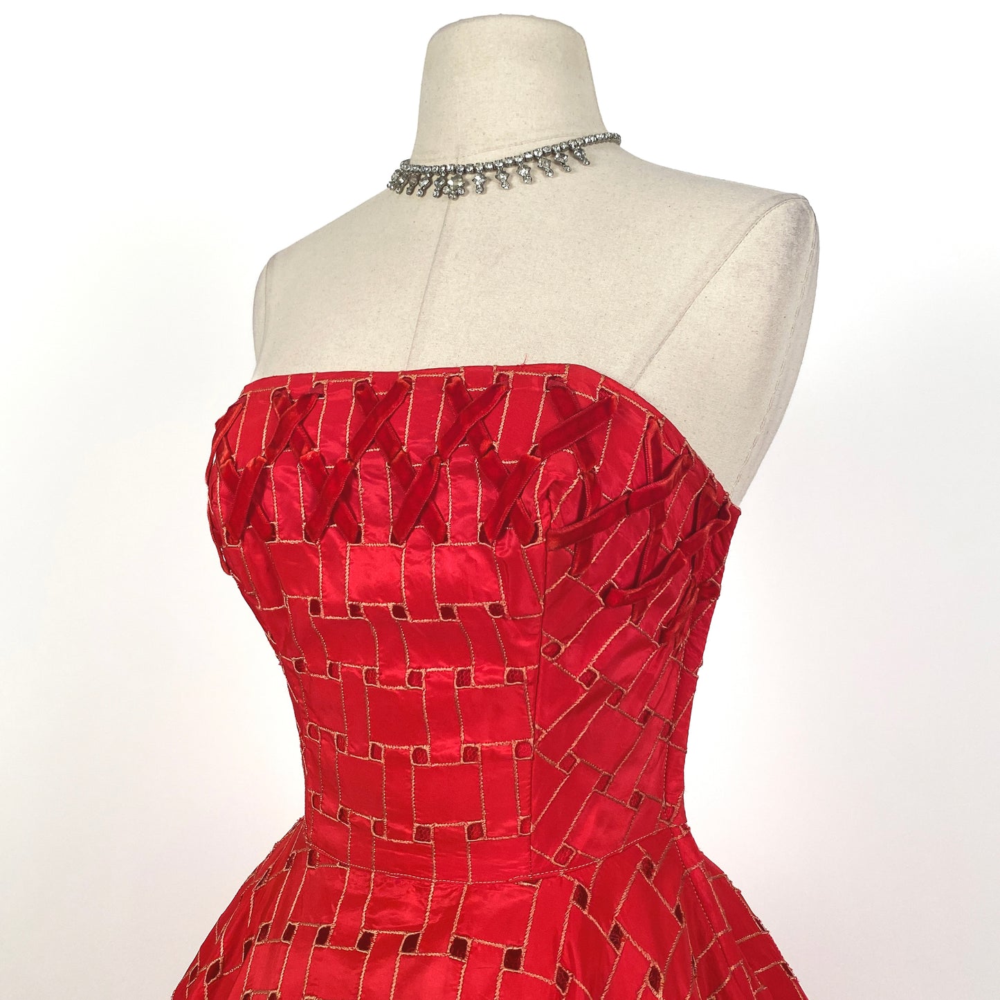 1950s Crimson Red Tulle Party Dress With Woven Skirt / Waist 26