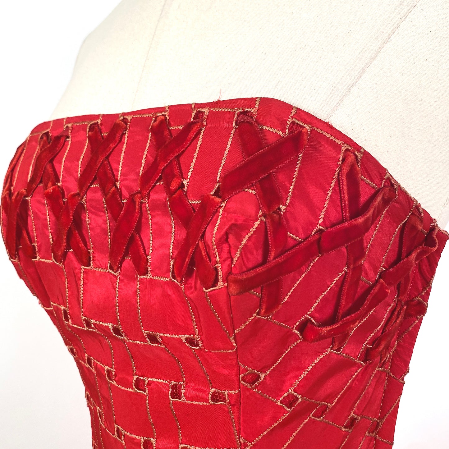 1950s Crimson Red Tulle Party Dress With Woven Skirt / Waist 26