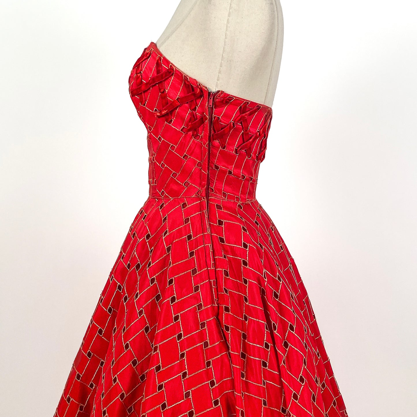 1950s Crimson Red Tulle Party Dress With Woven Skirt / Waist 26