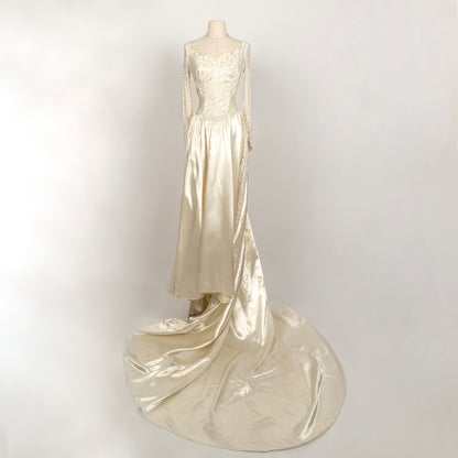 1940 Candlelight Satin Wedding Gown with Lace Bodice & Side Panels / Waist 28