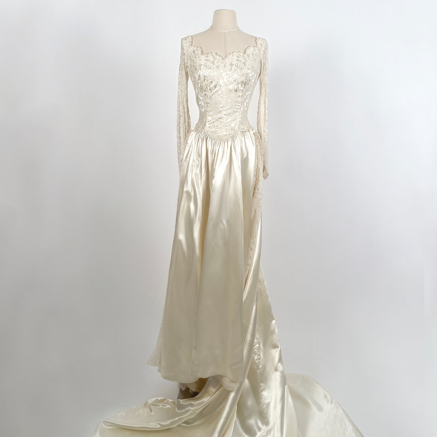 1940 Candlelight Satin Wedding Gown with Lace Bodice & Side Panels / Waist 28