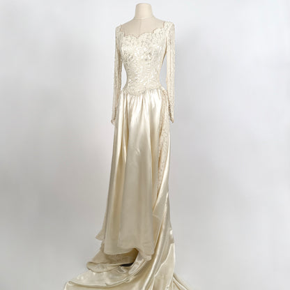 1940 Candlelight Satin Wedding Gown with Lace Bodice & Side Panels / Waist 28