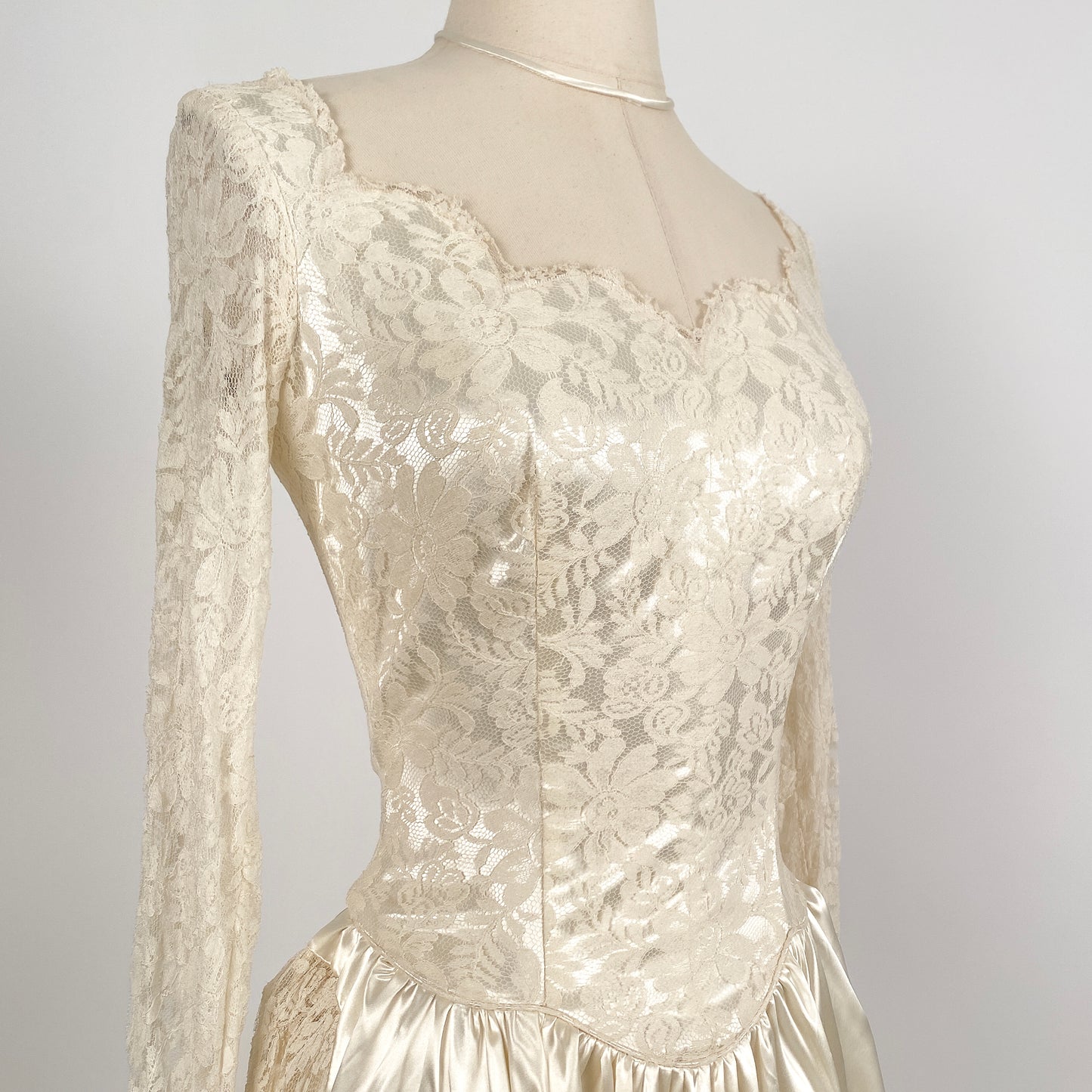1940 Candlelight Satin Wedding Gown with Lace Bodice & Side Panels / Waist 28