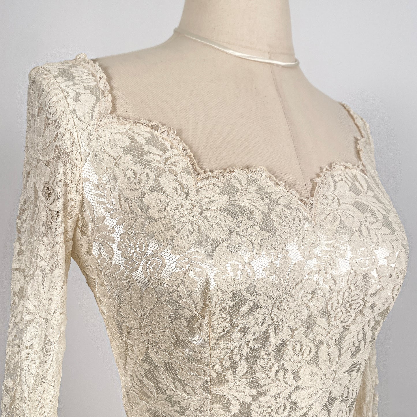 1940 Candlelight Satin Wedding Gown with Lace Bodice & Side Panels / Waist 28