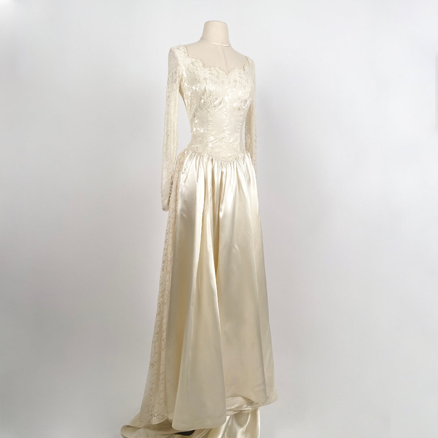 1940 Candlelight Satin Wedding Gown with Lace Bodice & Side Panels / Waist 28