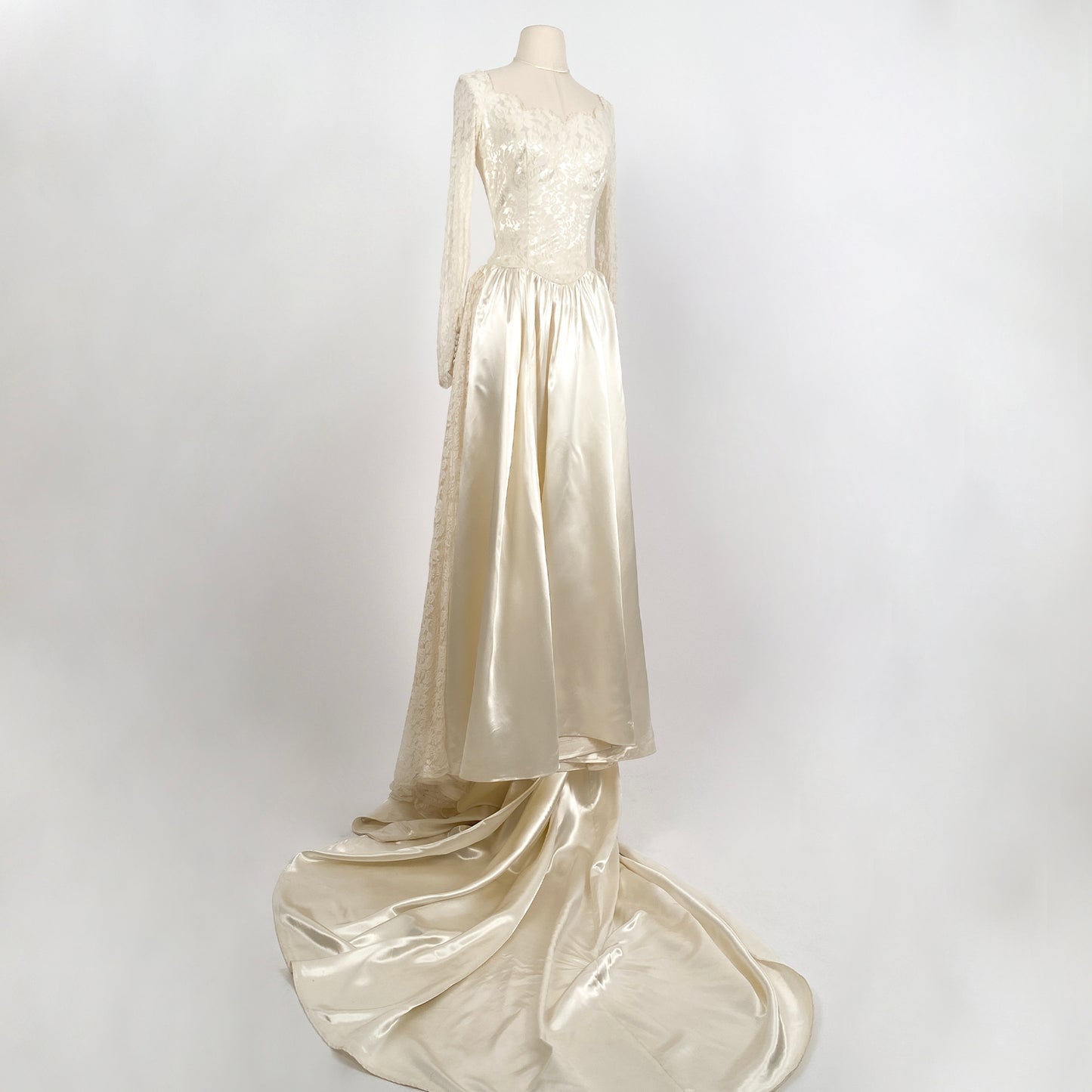 1940 Candlelight Satin Wedding Gown with Lace Bodice & Side Panels / Waist 28