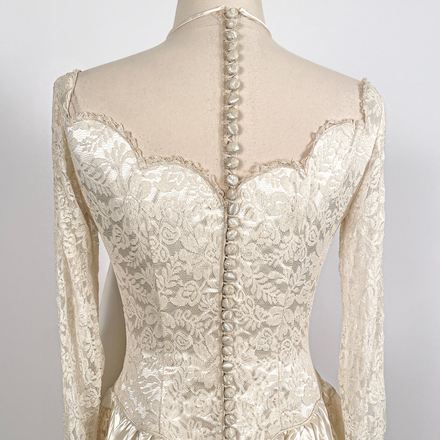 1940 Candlelight Satin Wedding Gown with Lace Bodice & Side Panels / Waist 28