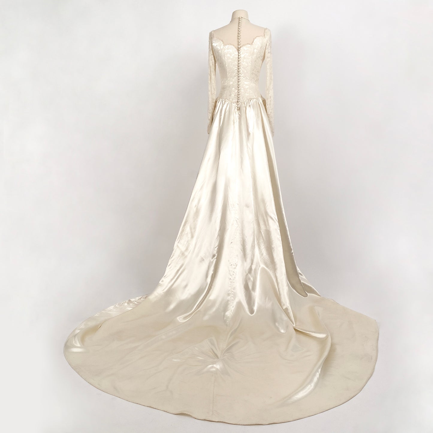 1940 Candlelight Satin Wedding Gown with Lace Bodice & Side Panels / Waist 28