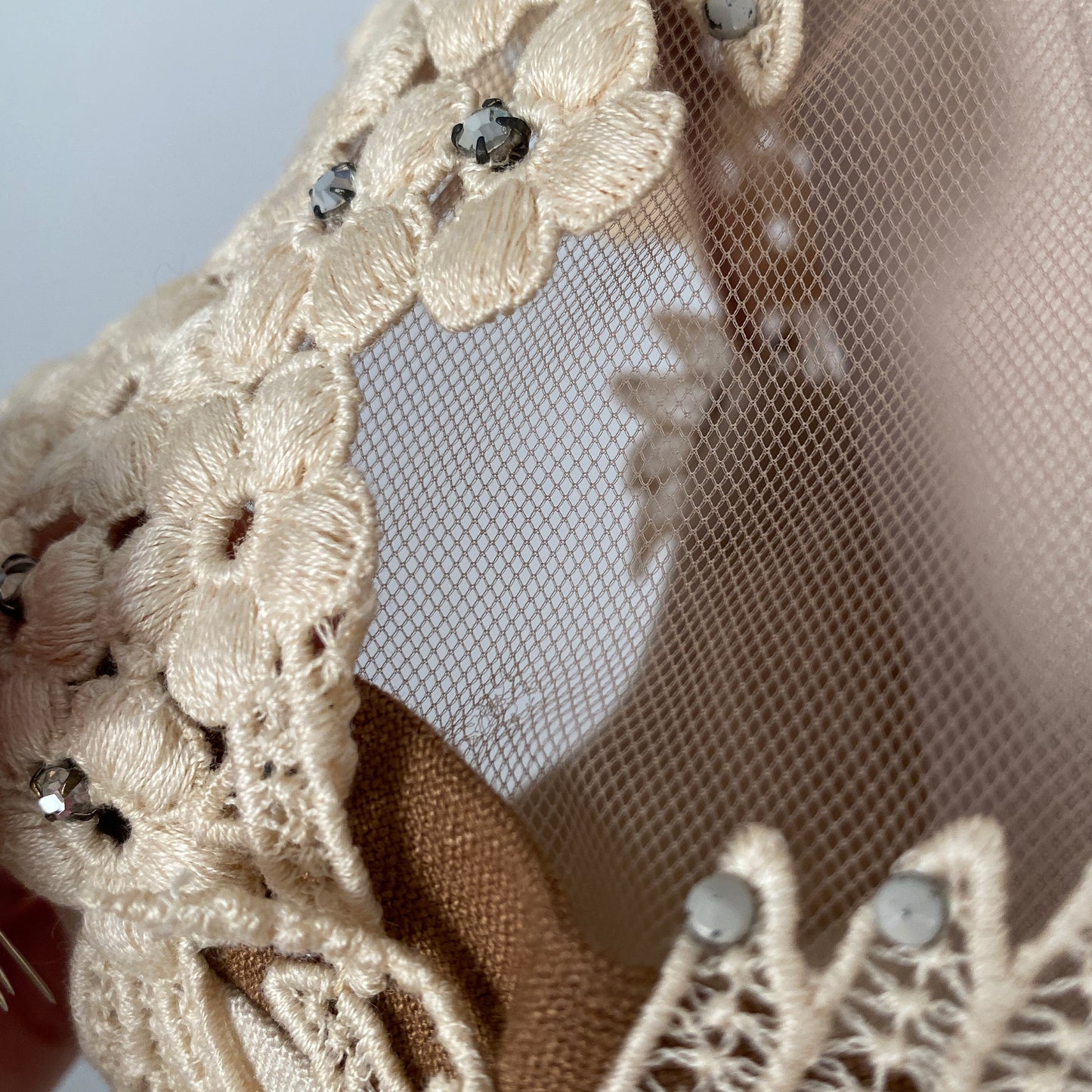 1950s Beige Linen Dress with Illusion Neckline / Waist 32