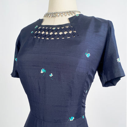 1940s Navy Silk Floral Dress with Floral Print / Waist 30