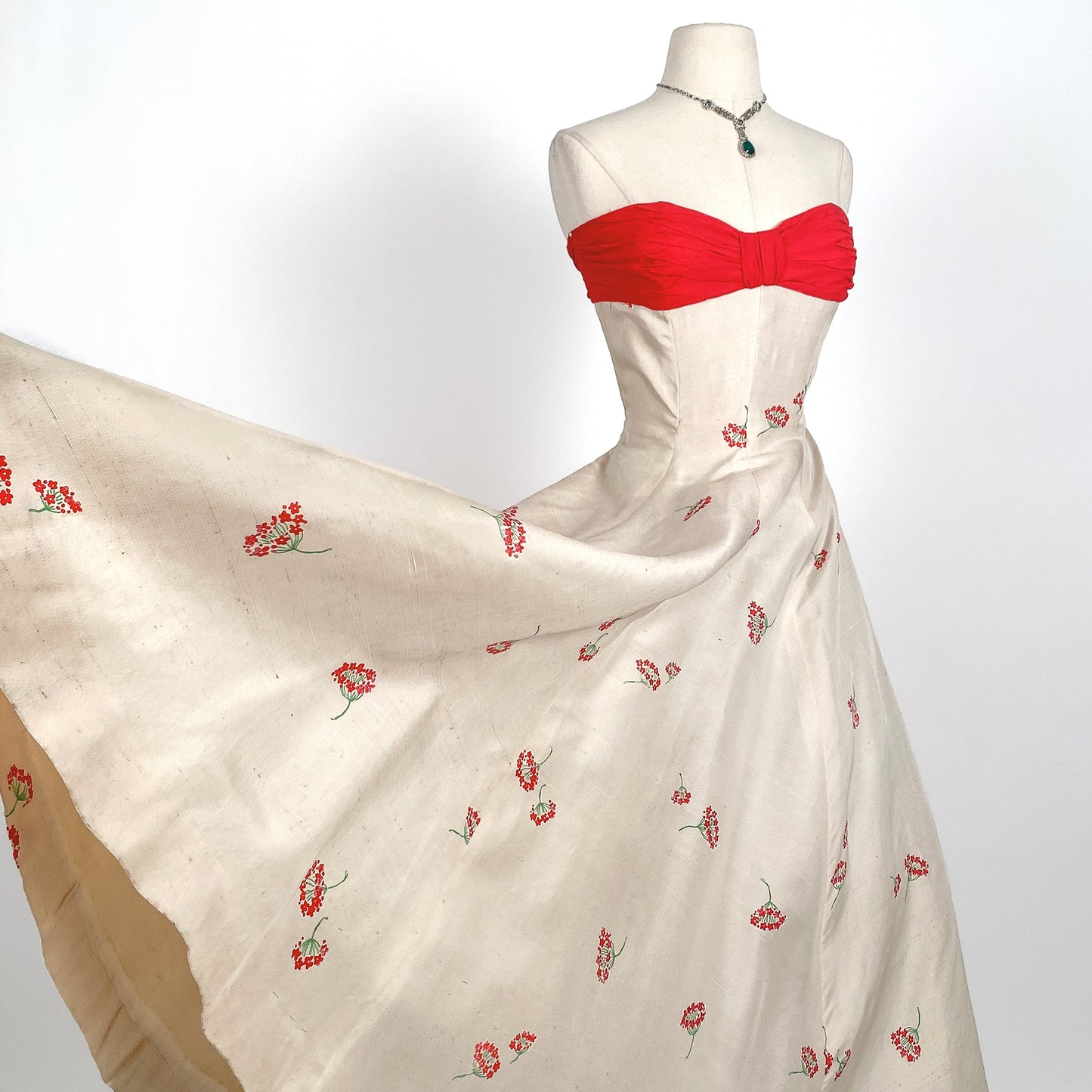 Stunning 1950s Cream Silk Gown with Red Chiffon Bodice by Jo Copeland / Waist 28