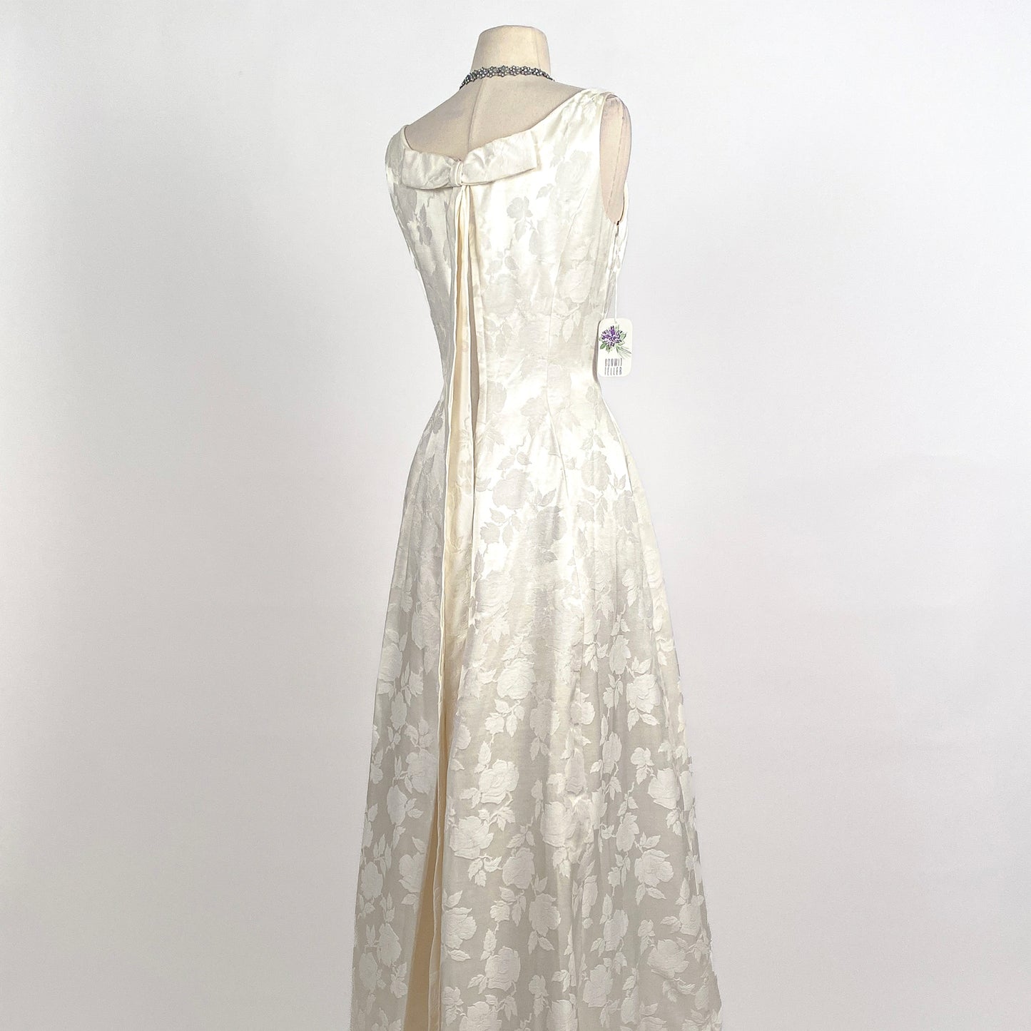 1960s Lovely White Damask Wedding Dress with Roses and Bow / Waist
