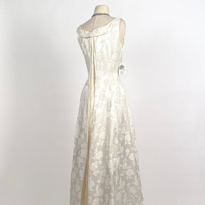 1960s Lovely White Damask Wedding Dress with Roses and Bow / Waist