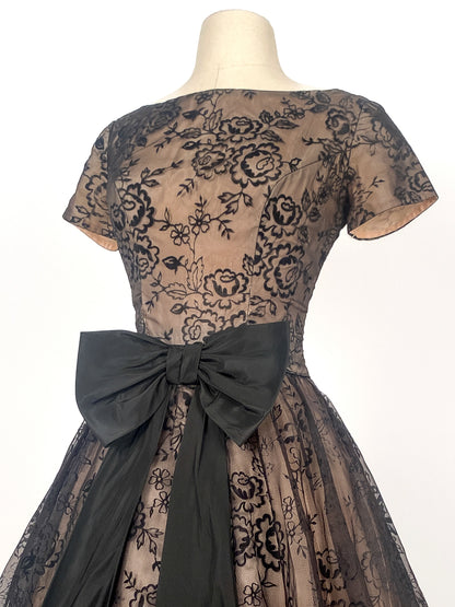 1950s Flocked Floral Party Dress with Satin Bow / Waist 26