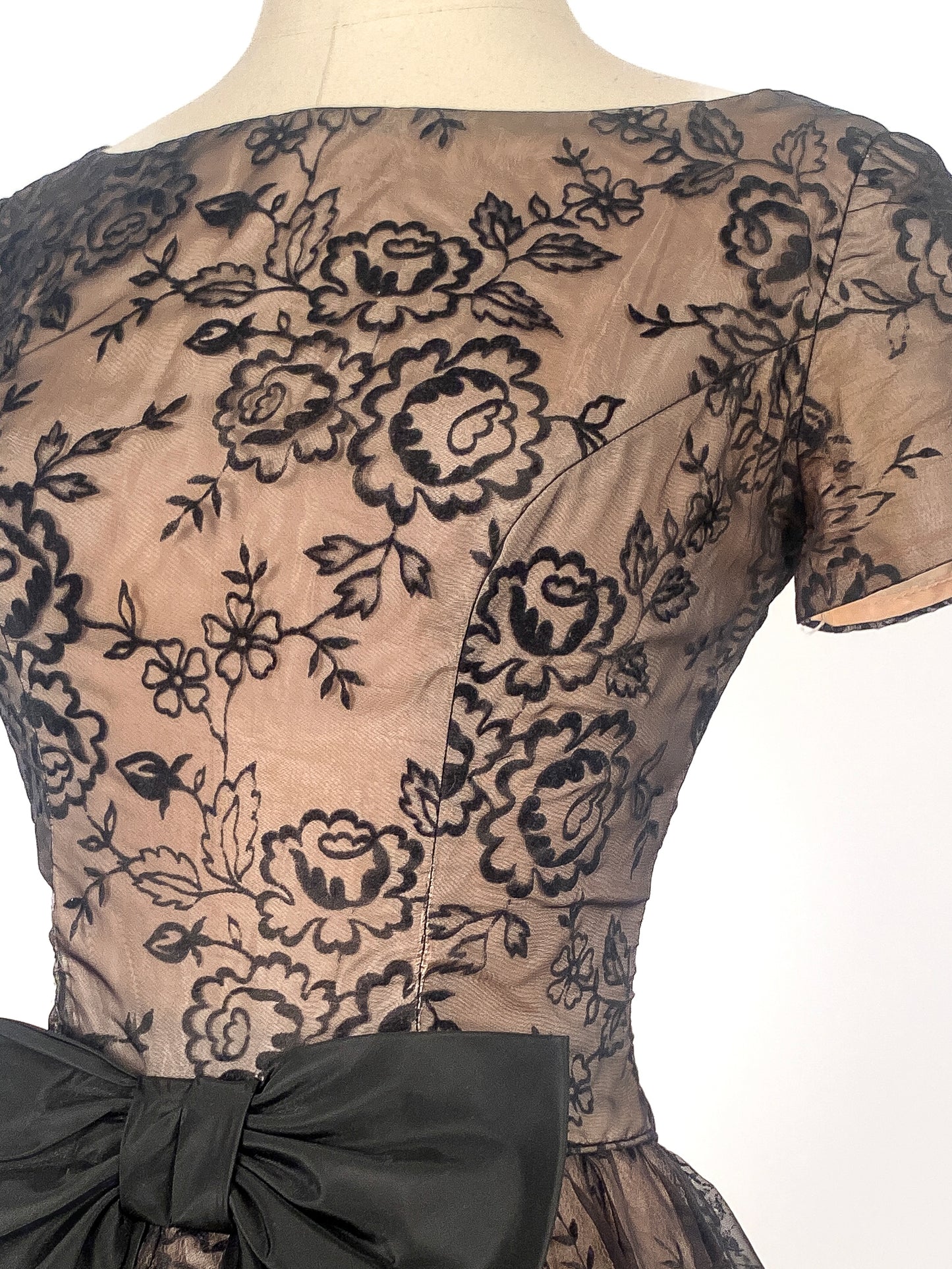 1950s Flocked Floral Party Dress with Satin Bow / Waist 26