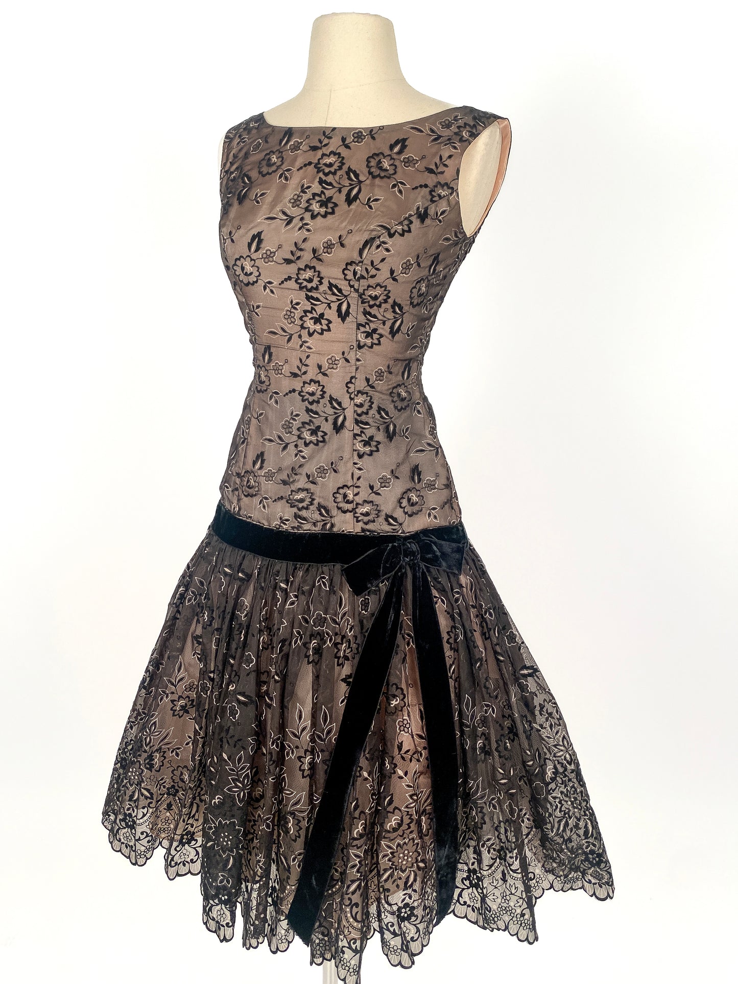 1950s Flocked Floral Party Dress with Drop-Waistline / Waist 24