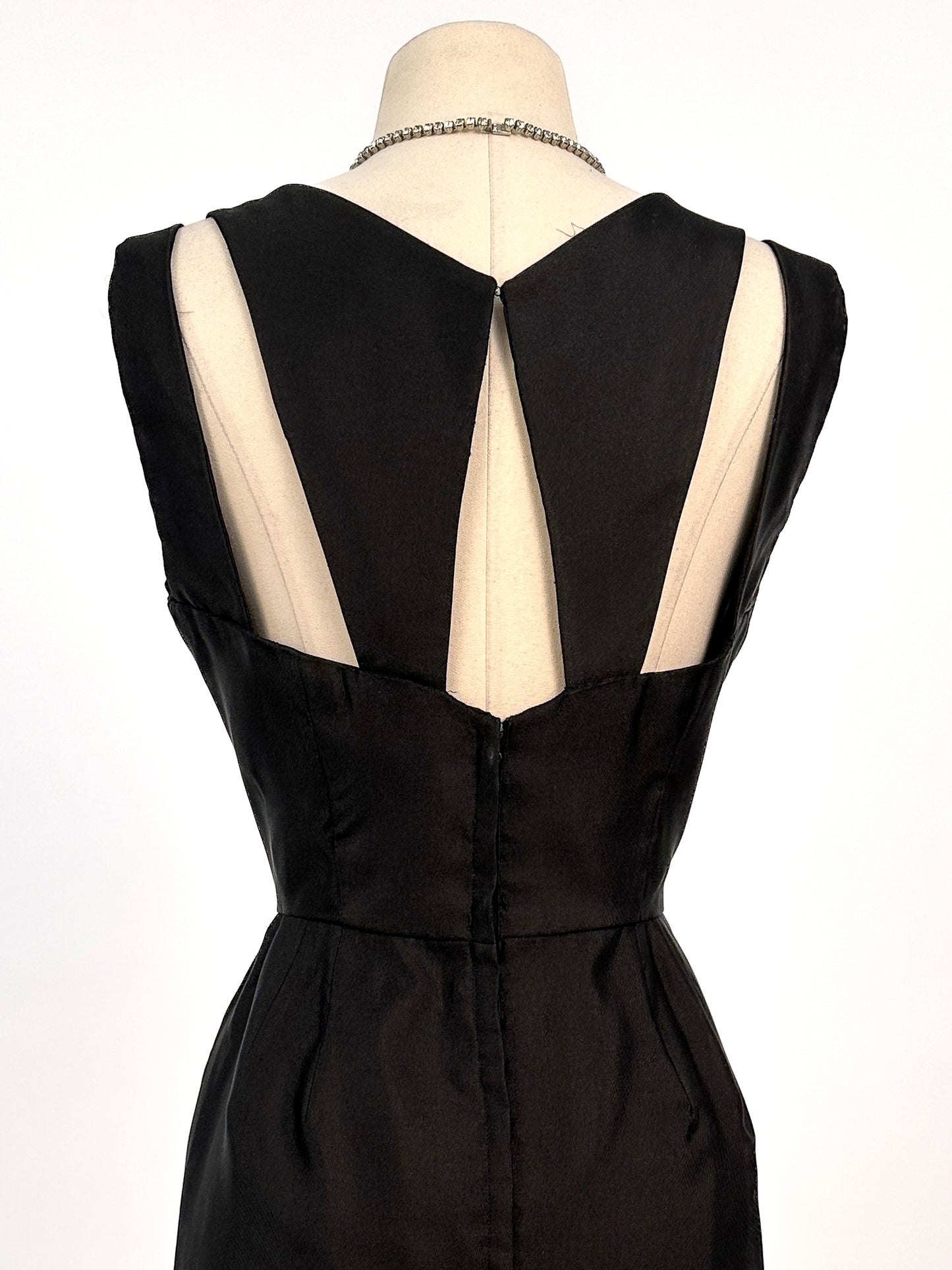 The PERFECT 1960s LBD with Sexy Back Cutouts / Waist 26