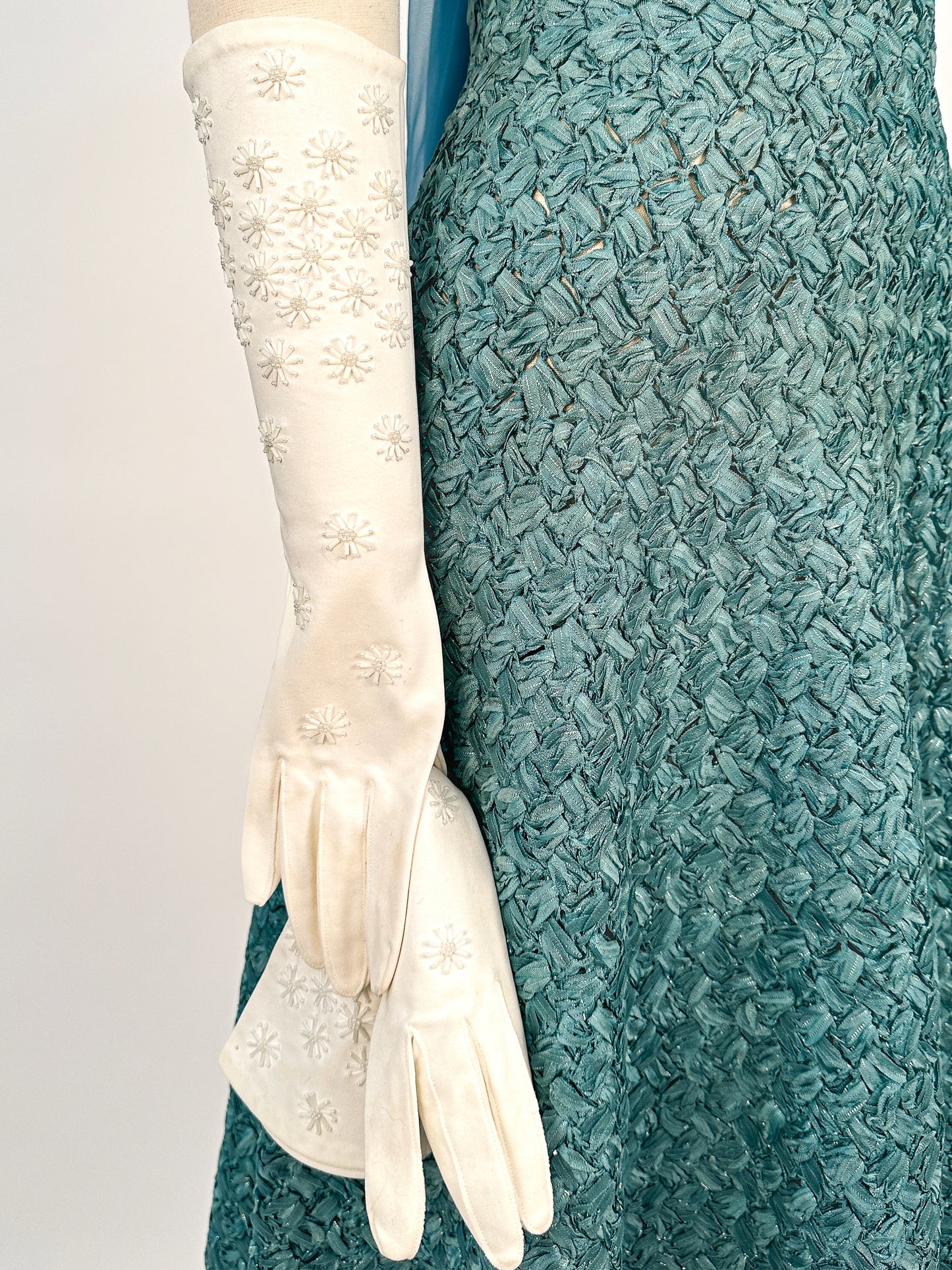 1950s – 60s White Cotton Three-Quarter Beaded Gloves