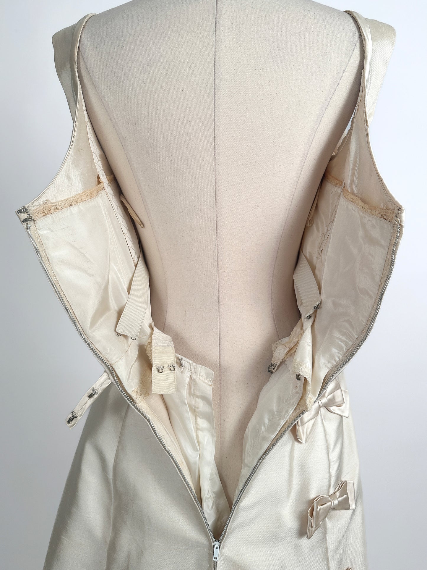 1960s Silk Shantung Wedding Dress Adorned with Bow / Waist 28