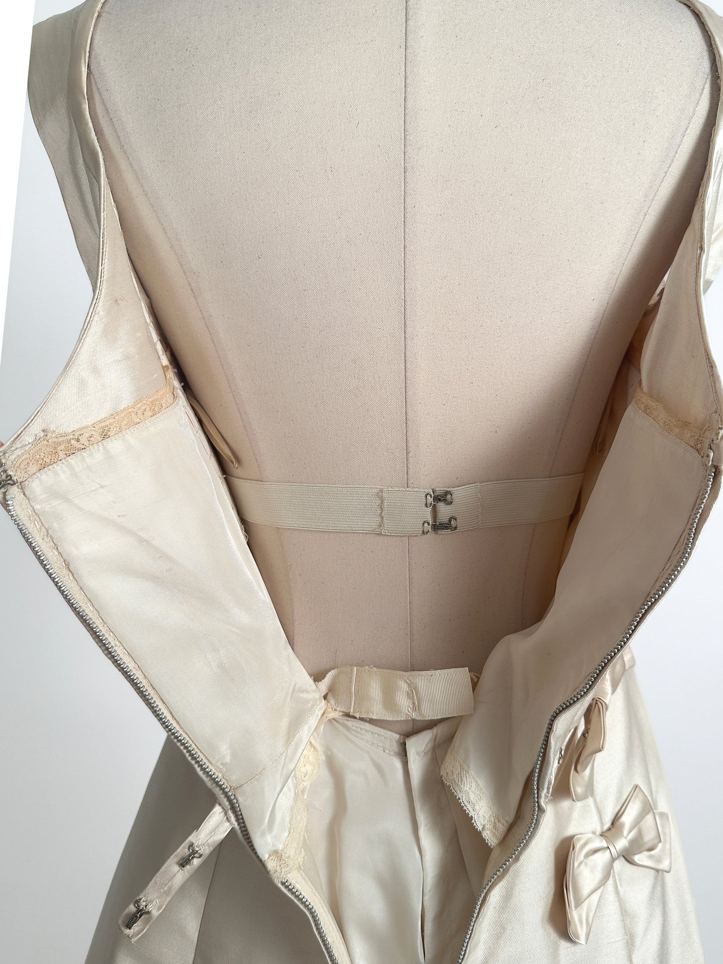 1960s Silk Shantung Wedding Dress Adorned with Bow / Waist 28