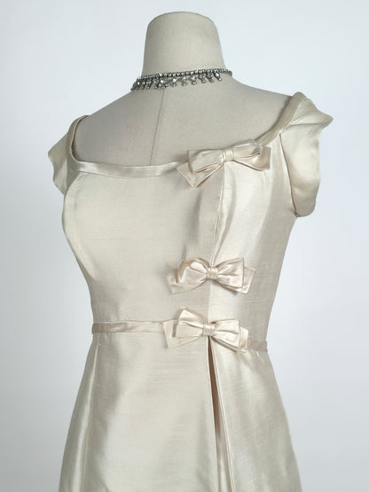 1960s Silk Shantung Wedding Dress Adorned with Bow / Waist 28