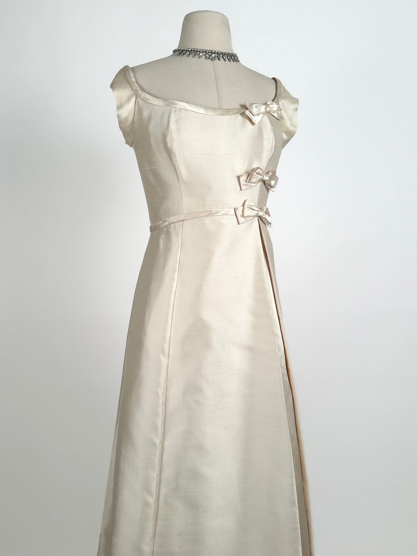 1960s Silk Shantung Wedding Dress Adorned with Bow / Waist 28